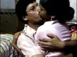माइका दो लंड के साथ  ...