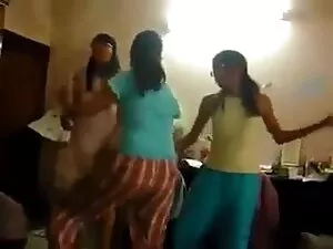 लोला कुछ काला मुर्गा ...