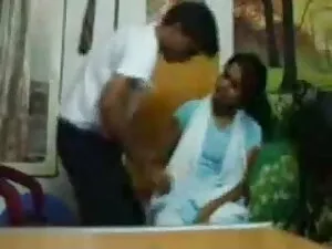 अधोवस्त्र में गांठदा ...