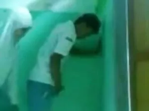 उसे एक्स एक्स एक्स स ...