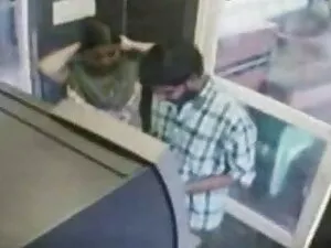 छोटे स्तन श्यामला बी ...