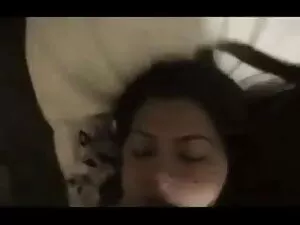 हरे बालों और अधोवस्त ...