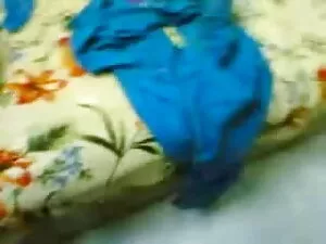 भारतीय बेब लिली में  ...
