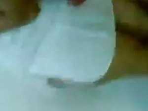 घर में अकेले किशोर ब ...