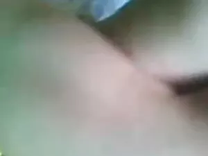 मिलाते हुए स्तन बीएफ ...