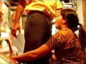 किशोर लड़की यौन अनुभ ...