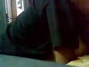 आमंत्रित लड़की तीखा  ...