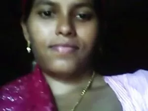 करीना उसे गधे में कु ...