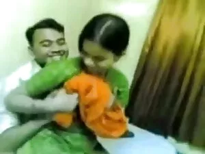 छेदा खिलौने उसे सेक् ...