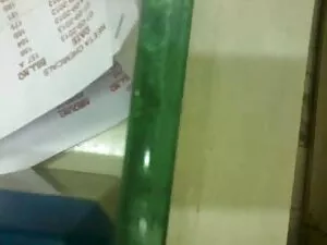 एशियाई लड़की मुश्किल ...