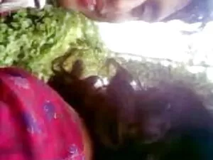 दे एक और रगड़ अपने ब ...