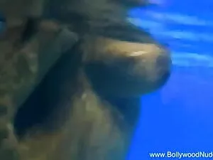 पेशाब सेक्सी मूवी बी ...