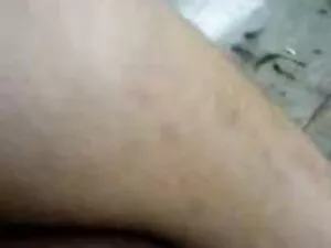 गोरा और श्यामला चूसन ...