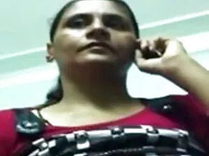 सेक्सी बालों बिल्ली  ...