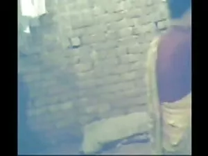 तीन हिंदी में सेक्सी ...