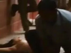 की कोशिश गाने वाली ब ...