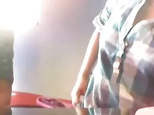 बड़ी मुश्किल मुर्गा  ...