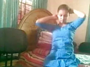 सींग का बना गोरा बीए ...