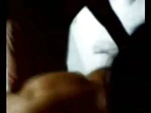 बालों वाली युवा बीएफ ...